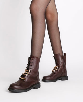 ELODIE – Stivaletto in pelle Testa di Moro con accessorio