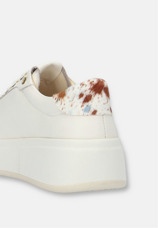 Sneaker Gio+ Oliva/Giulia in pelle Latte con Orsetto